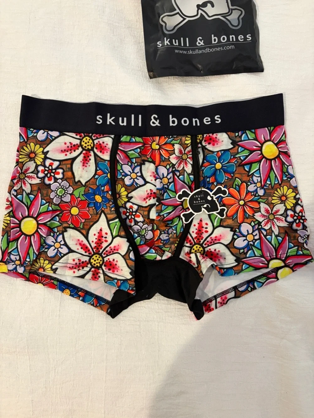 🆕 Skull & Bones Trunks - 2 pairs - Size Large